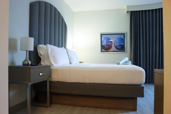 Queen Room - Non-Smoking